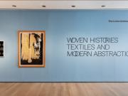 MoMA y la muestra Woven Histories: textiles y abstracción frente a la ofensiva política