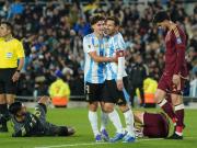 Dos golazos de '10' de Lionel Messi en Argentina vs Venezuela para hacer estallar el Monumental: del sombrerito a una jugada de fútbol total con 26 toques