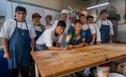Gastronomía e inclusión: la historia del programa de TV que le da voz a los excluidos por el Gobierno