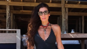 En bikini ultra tiro alto, Florencia de la V revolucionó las playas de Tailandia