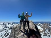Javier, el sacerdote de Bariloche que encuentra a Dios en las cumbres de las montañas