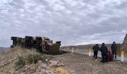 Reportan el vuelco de una cisterna boliviana en la carretera Binacional de Perú; hay un fallecido