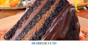 Receta de torta húmeda de chocolate casera: cómo prepararla y hacerle una decoración de lujo