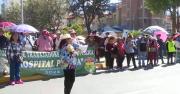 Bono de vacunación: Trabajadores de salud protestaron afuera de la Gobernación de Cochabamba