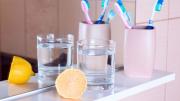 Por qué hay que poner un vaso con vinagre en el baño: ¿qué significa?