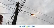 Vecinos de varios barrios de Rivadavia se quejan por farolas encendidas en pleno día