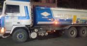 La Paz: Secuestran cisterna con 24 mil litros de diésel; conductor huyó y un militar fue aprehendido, reporta la Policía