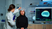 “Congelar” el cáncer: cómo una molécula clave puede frenar la expansión del glioblastoma