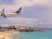 Un avión aterrizó de emergencia con 164 pasajeros a bordo frente a una playa del Caribe llena de turistas