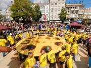 Un pueblo español cocinó la mayor tortilla del mundo con 17.000 huevos