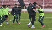 Bolivia juega ante Brasil con la presión de ganar y esperar una ayuda