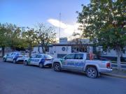 Heroico rescate en Roca: un policía entró a una casa en llamas y salvó a una mujer que estaba atrapada