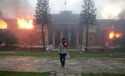 El primer ministro de Nepal renunció en medio de violentas protestas