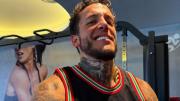 Alex Caniggia mostró que sus dientes “brillan” en la oscuridad como un mítico personaje de cine