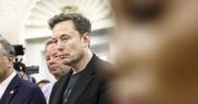 Golpe a Elon Musk: quién es el magnate tecnológico que le sacó el título del hombre más rico del mundo