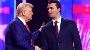 Un activista cercano a Trump fue asesinado de un disparo durante un evento en una universidad
