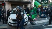 Francia: ciudadanos salen a las calles al grito de “¡Bloqueemos todo!”