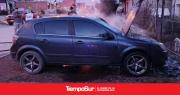 Un desperfecto eléctrico provocó un incendio en un auto