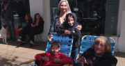 Las perlitas de los 100 años de Radio Sarmiento: las reposeras de los zondinos, la costumbre de “Huguito” y las banderas argentinas