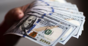 El dólar blue en San Juan aumentó a $1.470 en el cierre de la semana
