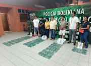 Secuestran 110 paquetes de droga y quedan cinco aprehendidos en operativo en Santa Cruz