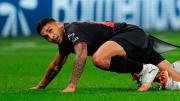 ¡Para el olvido! Equi Fernández debutó en Bayer Leverkusen y lo expulsaron