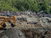 Se derrumbó una mina de oro en Colombia y tratan de rescatar a siete mineros atrapados: Necesitamos un milagro