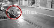 Imágenes sensibles: Cámara capta el atropello de un motociclista a una embarazada y su familia