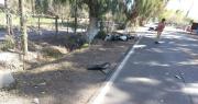 Un policía en moto chocó con un auto y dos peatones terminaron heridos