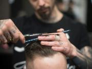 Fue una peluquería y salió con un consejo que cambió su vida: El barbero le sugirió que visitara a un médico