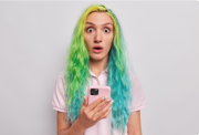 ¿Quedaste con el cabello verde luego de las vacaciones de verano? Esta es el método verdadero para devolverle su color natural