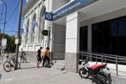 Fraude filmado en el Banco Nación: el insólito plan de la defensa de la empleada que sacó $1 millón de cuentas de clientes