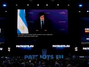 Milei participó por video en un acto de Vox en Madrid y dijo que se quedó en Argentina para defender su gestión con uñas y dientes