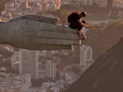 Locura en Río de Janeiro: dos personas saltaron en paracaídas desde el Cristo Redentor
