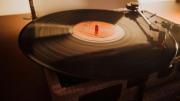 Cómo limpiar correctamente un disco de vinilo antes de ponerlo en el tocadiscos