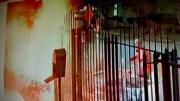 Terror en Santa Genoveva por un hombre que anda descalzo y hablando solo: intentó prender fuego una casa