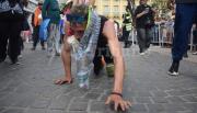 VIDEO. “Vine gateando para ver sonreír a mi abuela”: un joven llegó a la Catedral con la promesa de dejar las drogas