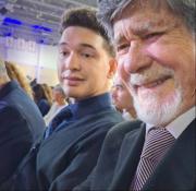En video: Hijo de Eduardo Serrano afronta el luto por su padre con conmovedora reacción