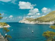 La isla gallega que casi desaparece con la marea y guarda secretos milenarios