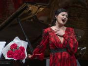 La cantante rusa que se le animó a Gardel y a Piazzolla en el Teatro Colón