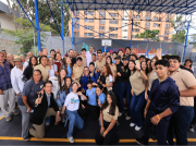 Maduro da inicio al nuevo año escolar desde un liceo en Caracas