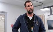 Dónde ver online The Pitt, la mejor serie dramática ganadora de los premios Emmy 2025