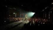 Seven Kayne brindó un increíble show con una propuesta explosiva