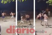 Se viraliza en Santiago una feroz pelea a trompadas en plena calle