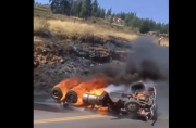 Tres personas murieron calcinadas cuando un camión de alto tonelaje se incendió en Colomi
