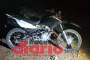 Delincuente ebrio vio a policías y abandonó la moto que le robó a una vecina