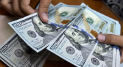 Billetes de $100 falsos se infiltran en el comercios: así puedes reconocerlos a tiempo
