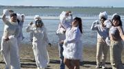 La costanera se llenó de ‘Seres de Nubes’ y poesía en movimiento
