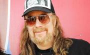 Murió el cantante de una famosa banda de metal que era fan de Ernesto Sabato