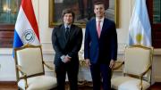Javier Milei mantuvo un encuentro bilateral con su par Santiago Peña en Paraguay